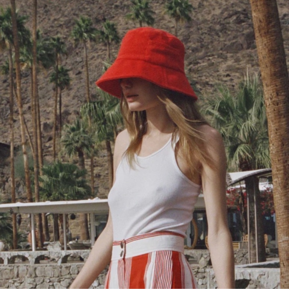 Lack of color terry cloth hat